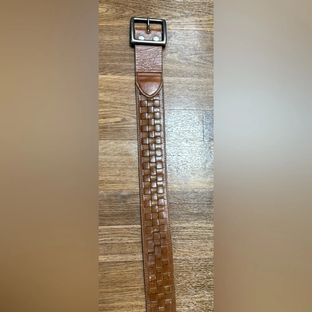 Men’s Hollister chestnut brown durable leather belt high end weave size 42
